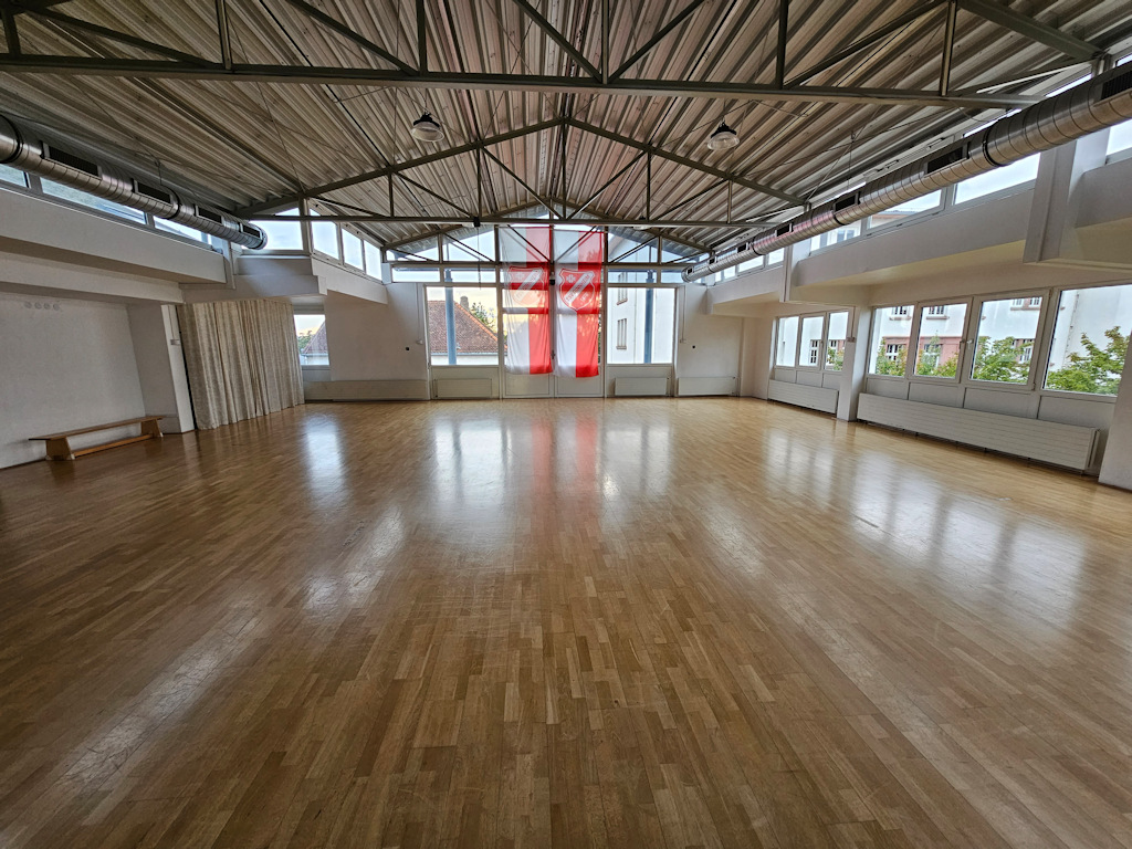 Der Tanzsaal im 1. OG des TSV Ginnheim verfügt über einen ausgezeichneten Sporthallenboden